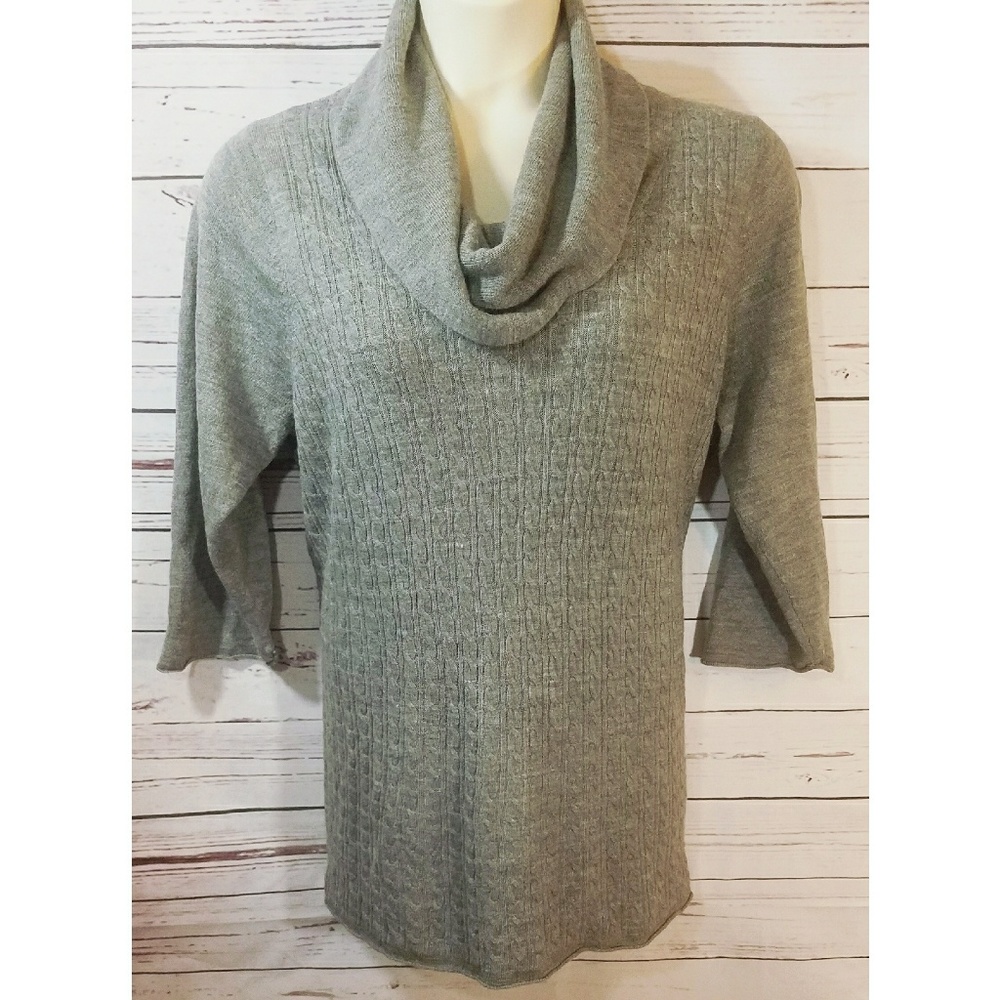 NEW Avenue Size 22/24 Gray Cable Knit Sweater